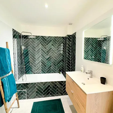 Apartment Avec Balcon, Pres De La Et Promenade Des Nice