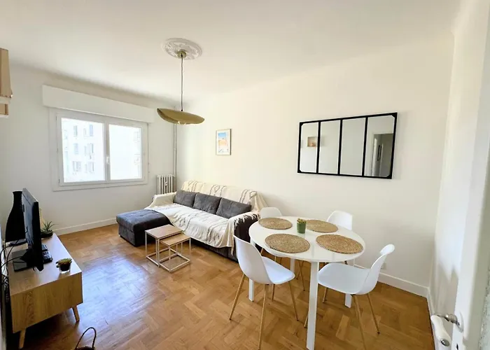 Appartamento Avec Balcon, Près De La Et Promenade Des *