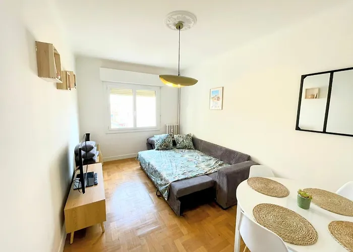 Διαμέρισμα Avec Balcon, Pres De La Et Promenade Des