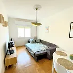 Apartamento Avec Balcon, Pres De La Et Promenade Des